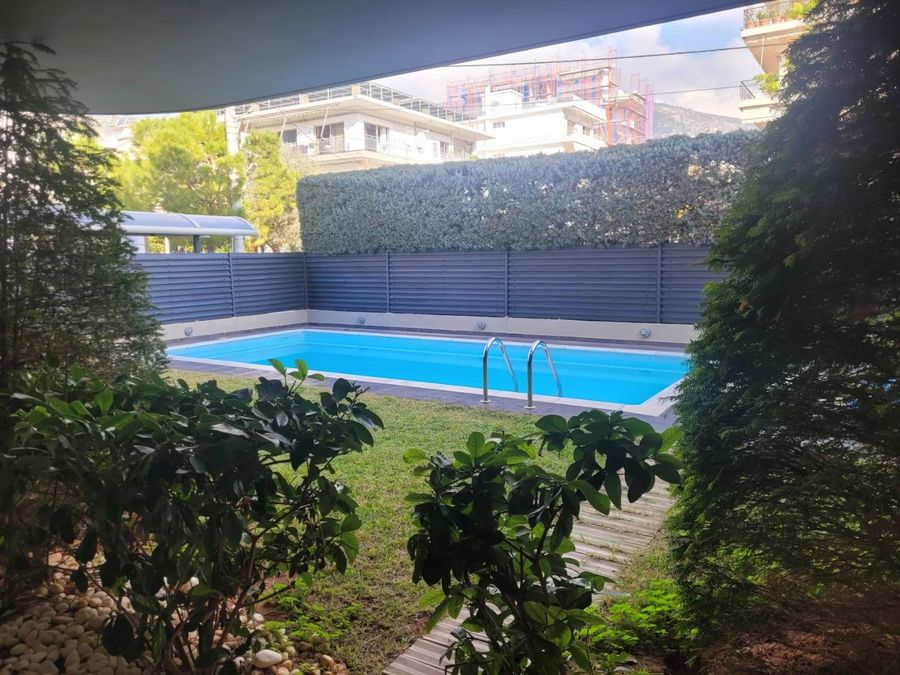 Photo 367215039