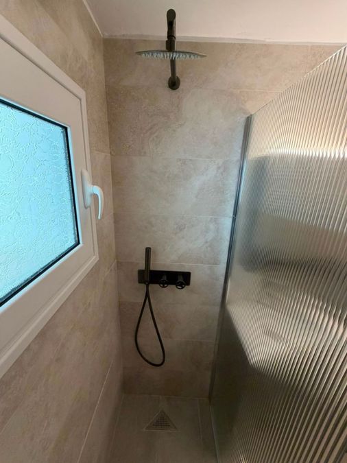 Photo 367408887