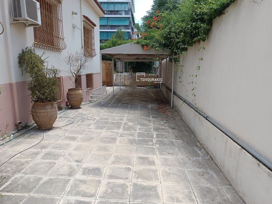Photo 367636209