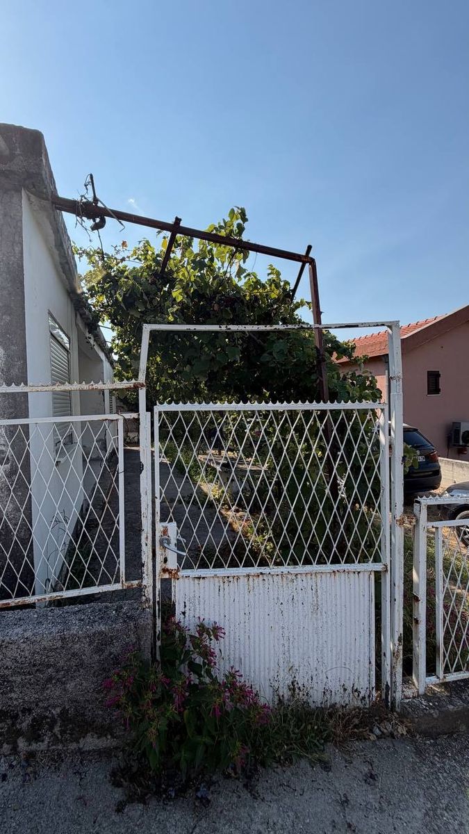 House 70m² (Unfinished), Sutomore, Bar 4
