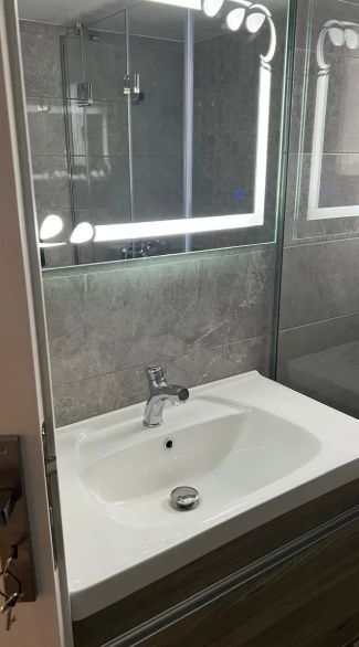 Photo 367780638