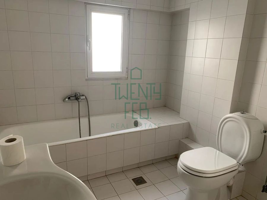 Photo 368278776