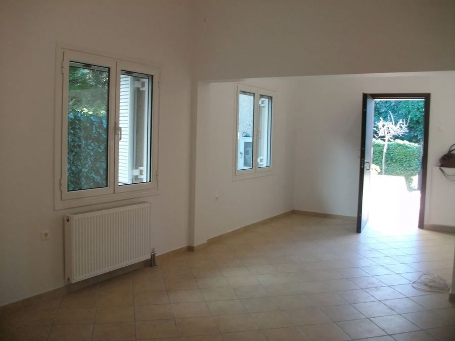 Photo 368798820