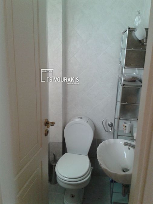 Photo 369010245