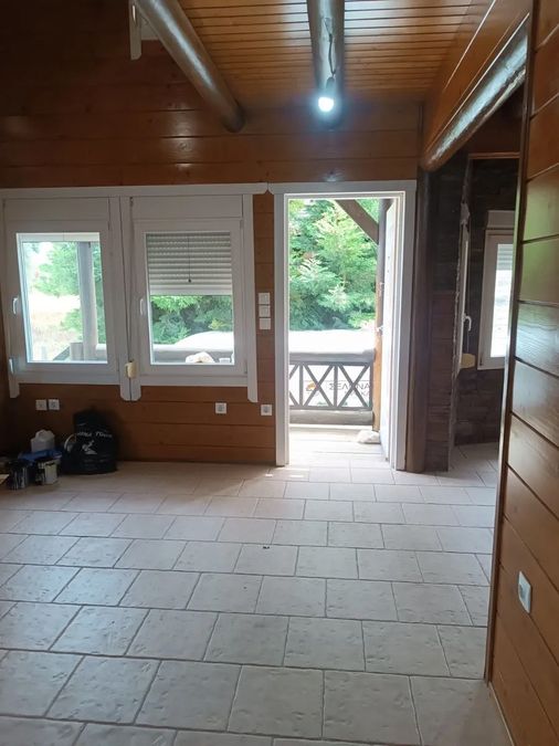 Photo 369042639