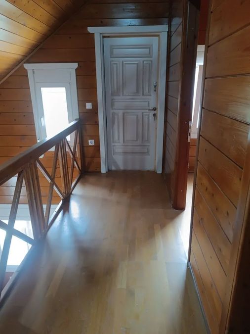 Photo 369042657