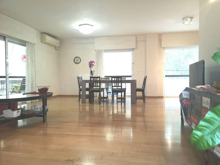 Photo 369049185