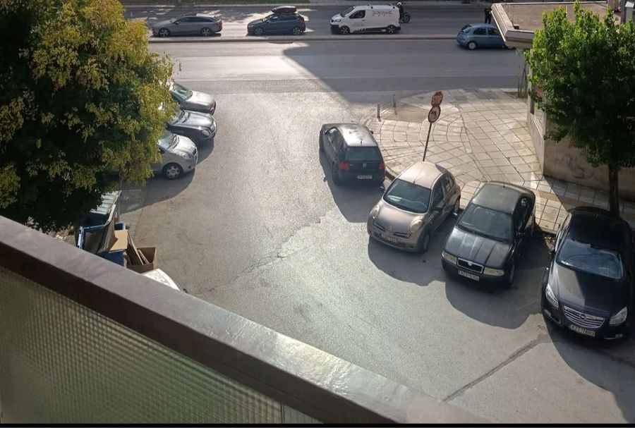 Photo 369144363
