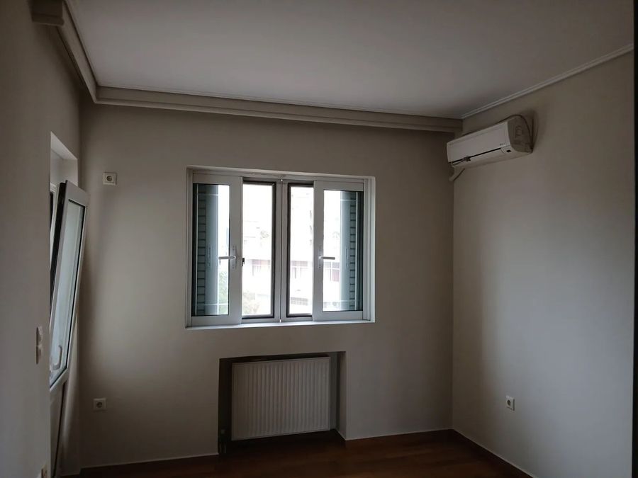 Photo 369713175