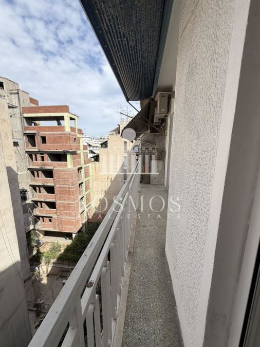 Photo 369740445