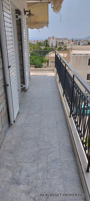Photo 369838980