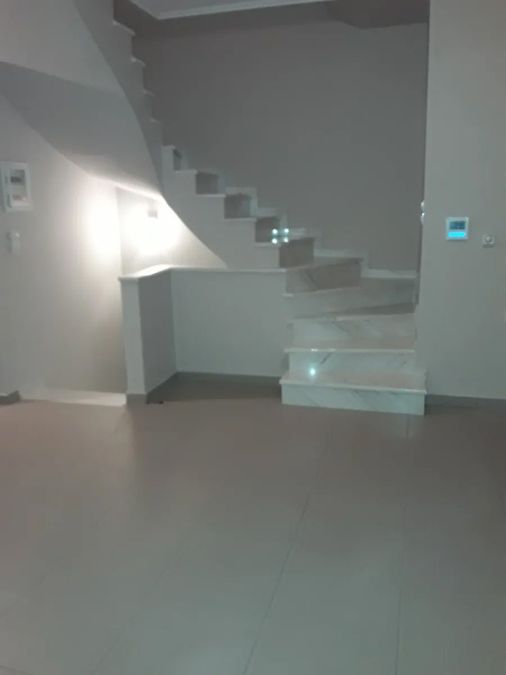 Photo 369869736