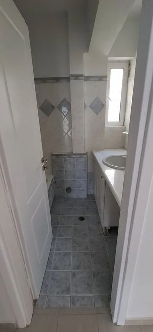 Photo 369870879