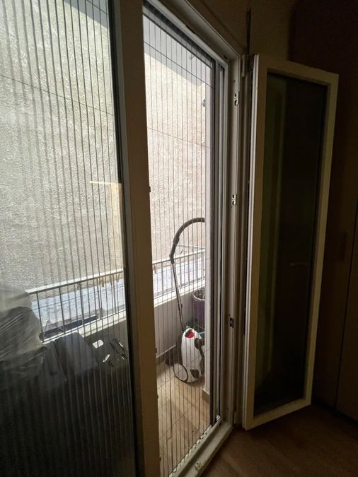 Photo 369991044