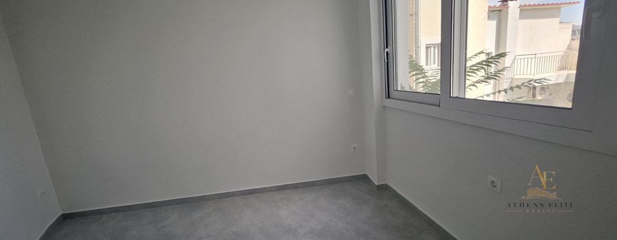 Photo 370145565
