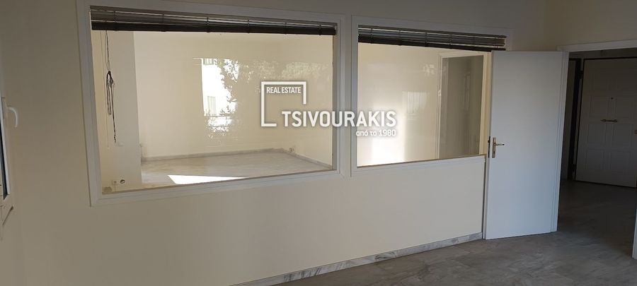 Photo 370635282