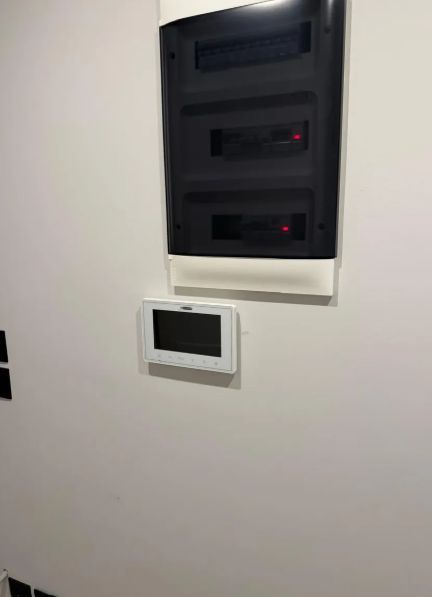 Photo 371180688