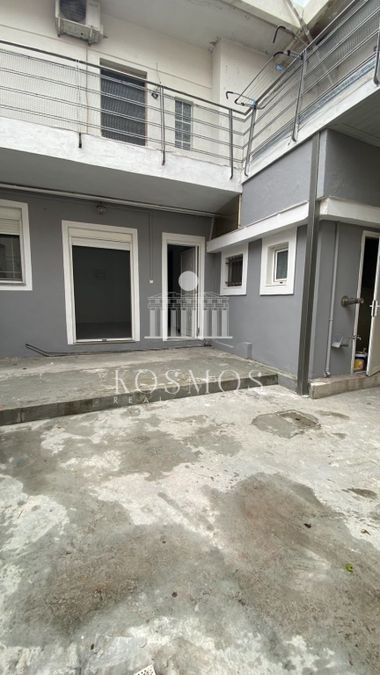 Photo 371198676