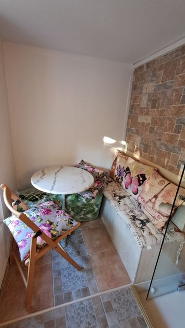 Photo 371692995
