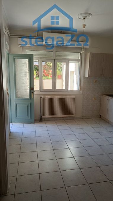 Photo 371950608