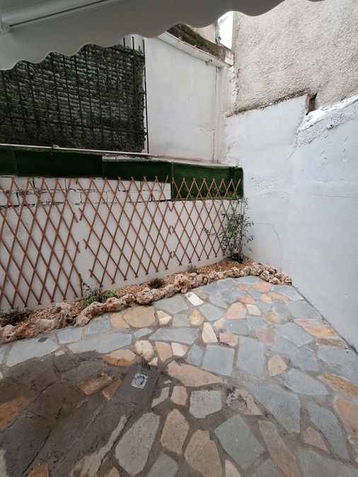Photo 372073842