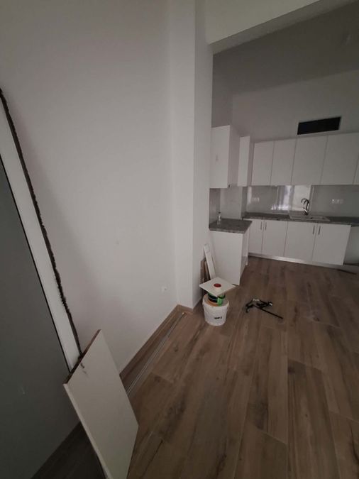 Photo 372075057