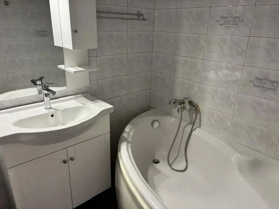 Photo 372111129