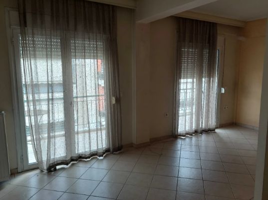 Photo 372117228