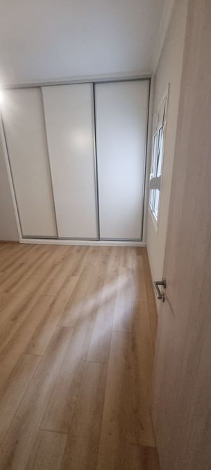 Photo 372142842