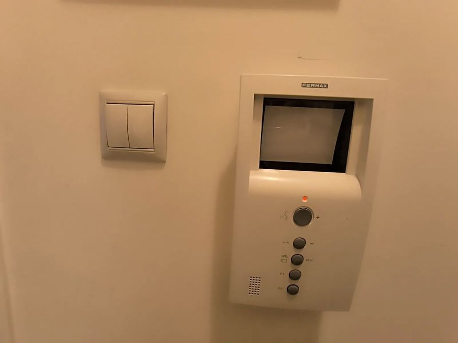 Photo 372248571