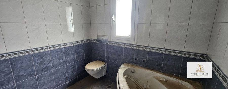 Photo 372257367