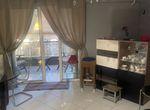 Photo 372260619