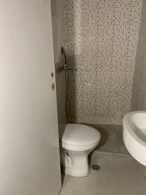 Photo 372264690