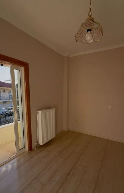 Photo 372388143