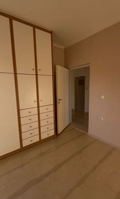 Photo 372388164