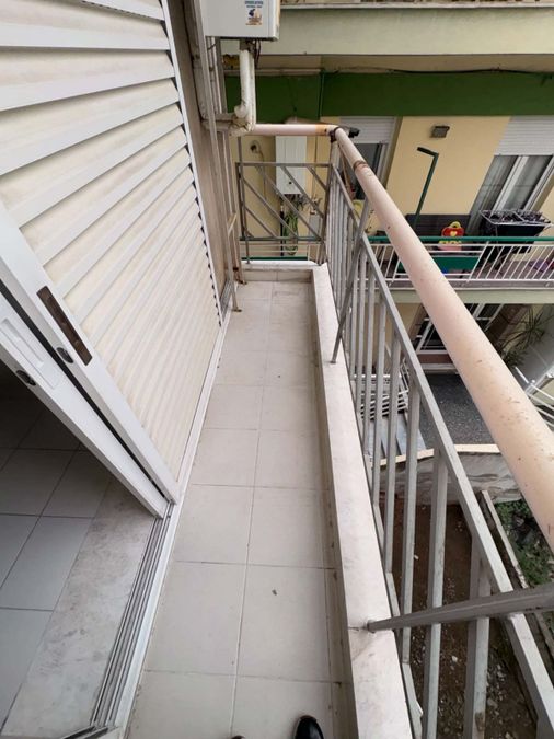 Photo 372406221
