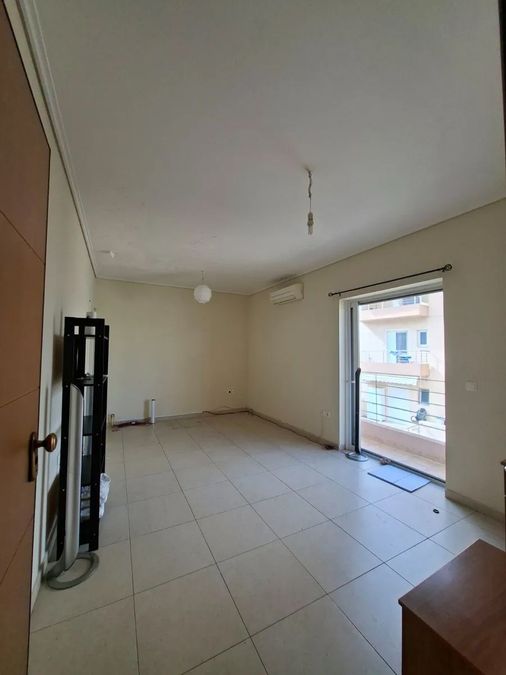 Photo 372414270