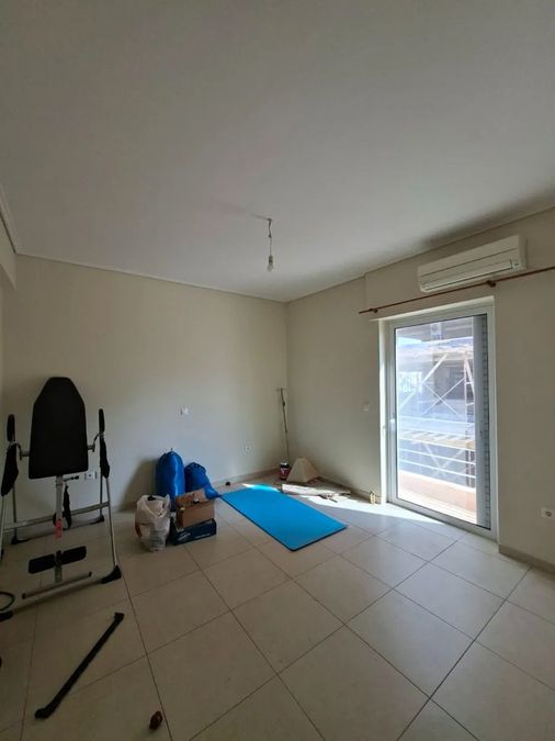 Photo 372414282