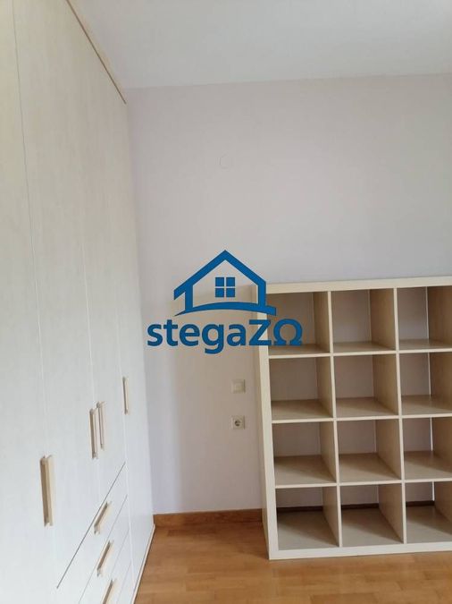 Photo 372448413