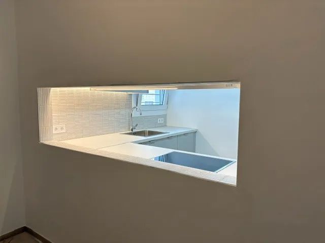 Photo 372523014
