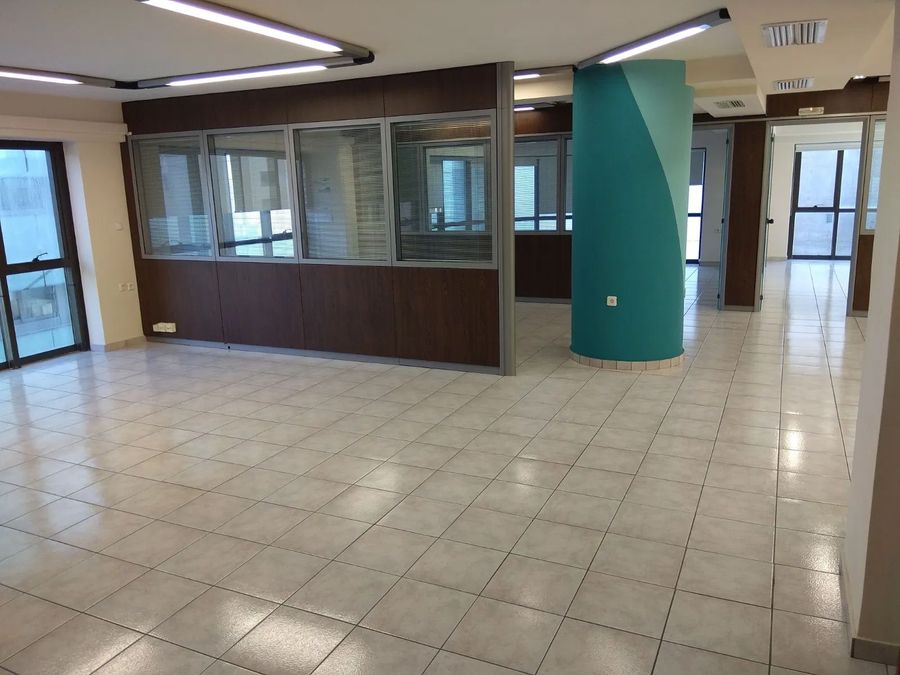 Photo 372543693