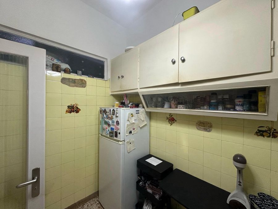 Photo 372574761