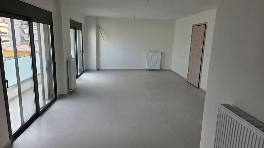 Photo 372863283