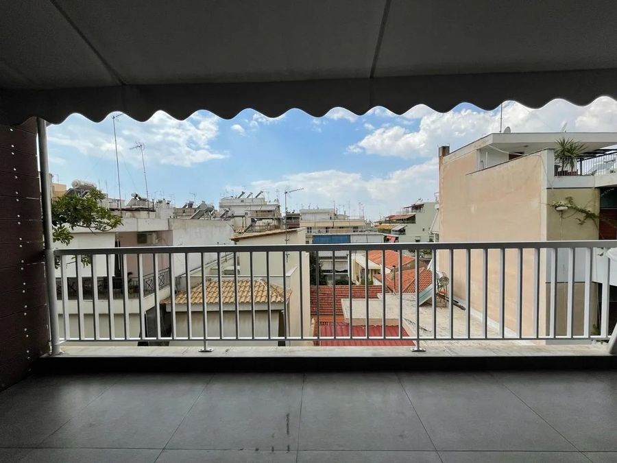 Photo 372992283