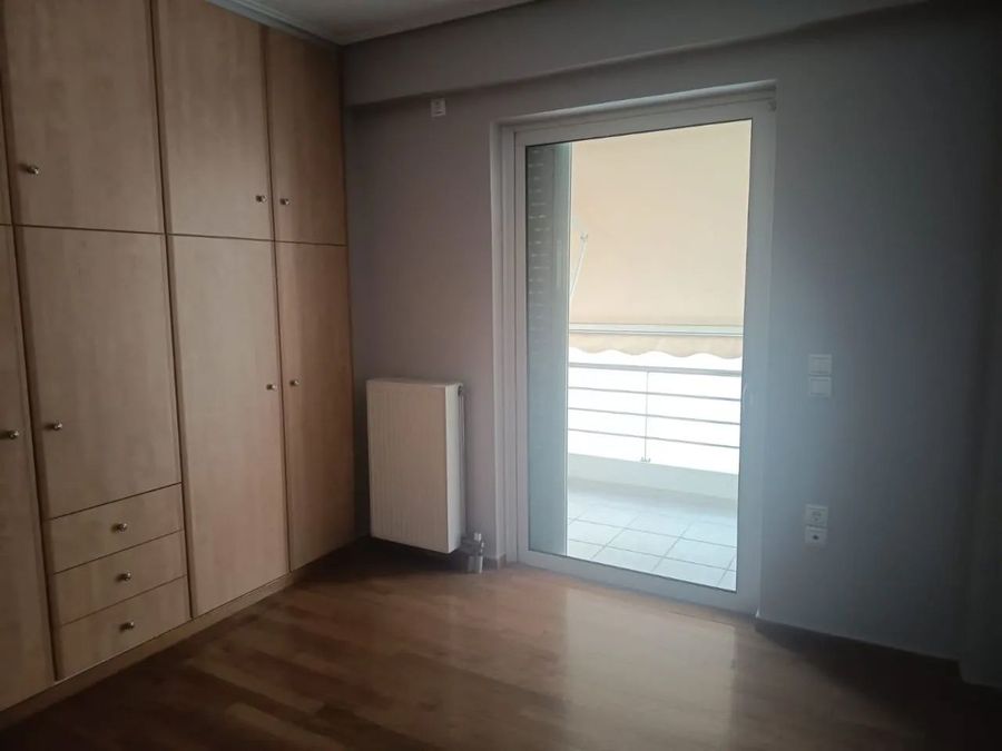 Photo 372993864
