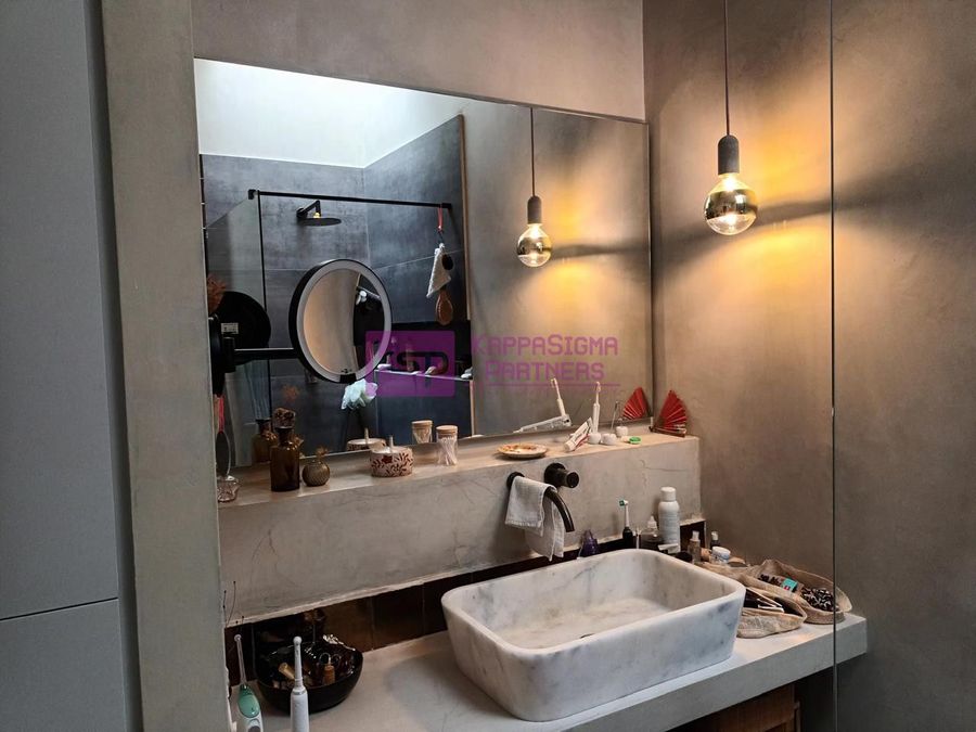Photo 373330353