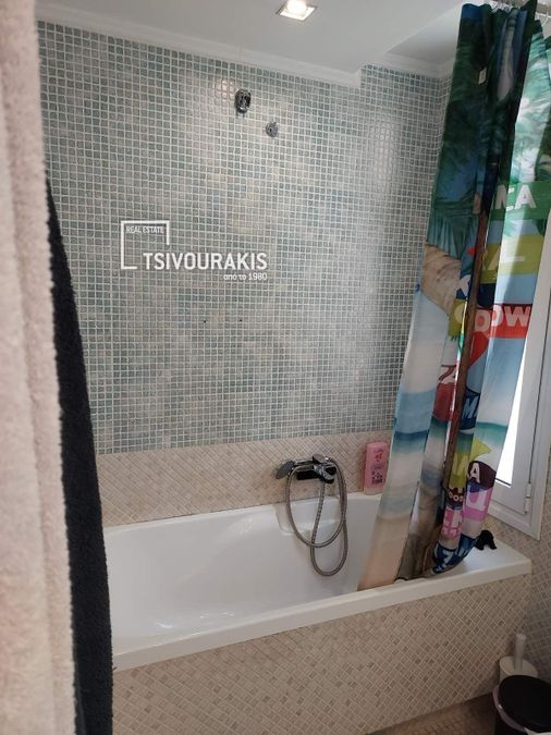 Photo 373341612