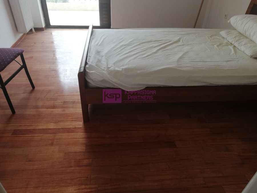 Photo 373436199