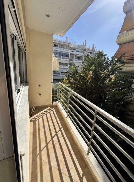 Photo 373621125