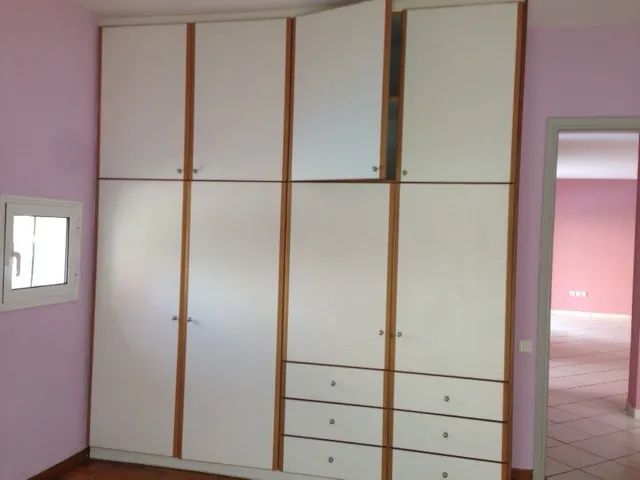 Photo 374335830